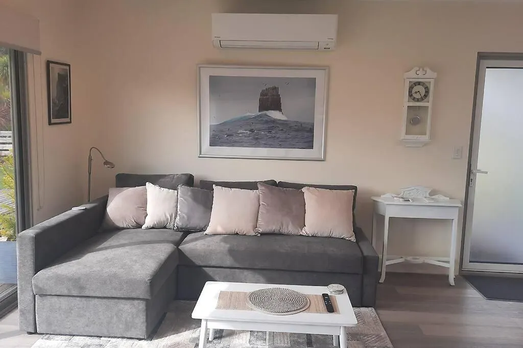 Private Getaway Close To Clifton Beach Hobart